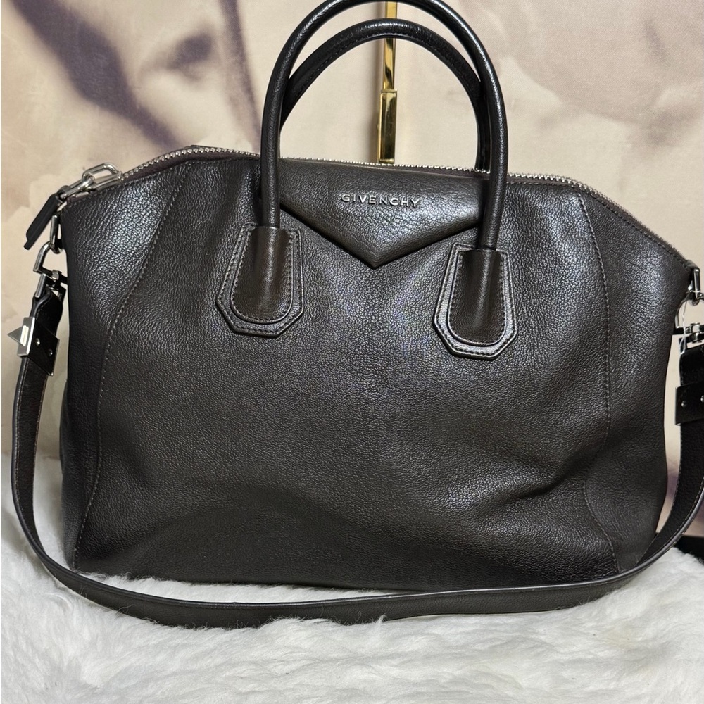 Givenchy Antigone Silver-Tone Buckle GUC